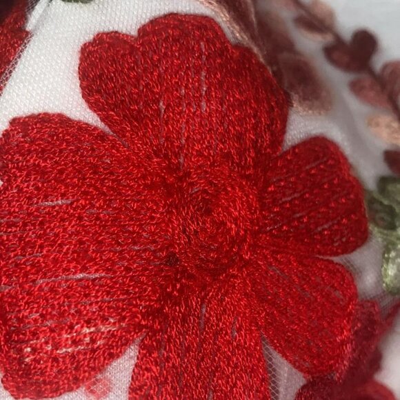 A.Z.I Floral Embroidery Tank Top - Picture 3 of 5